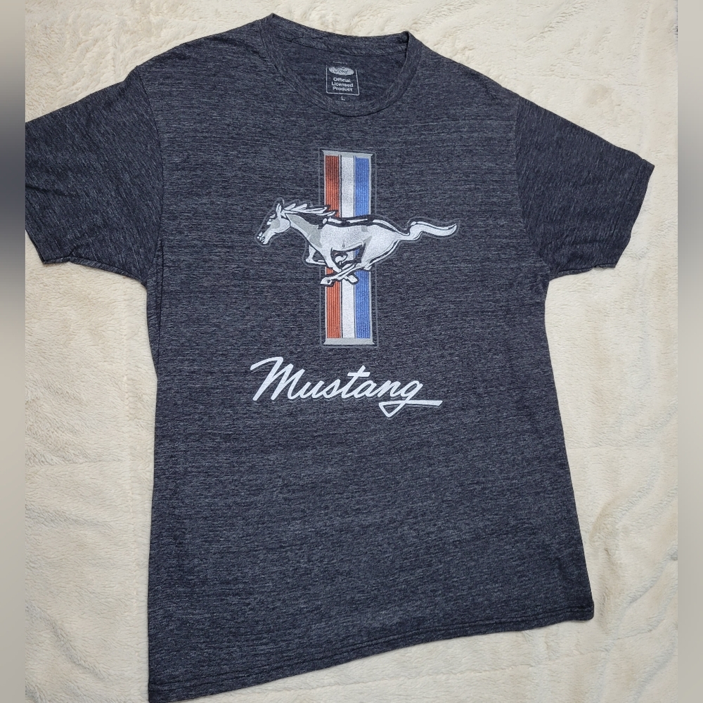 Ford Mustang Tee Mustang Racing Stripe Wild Horse Logo Tshirt, L